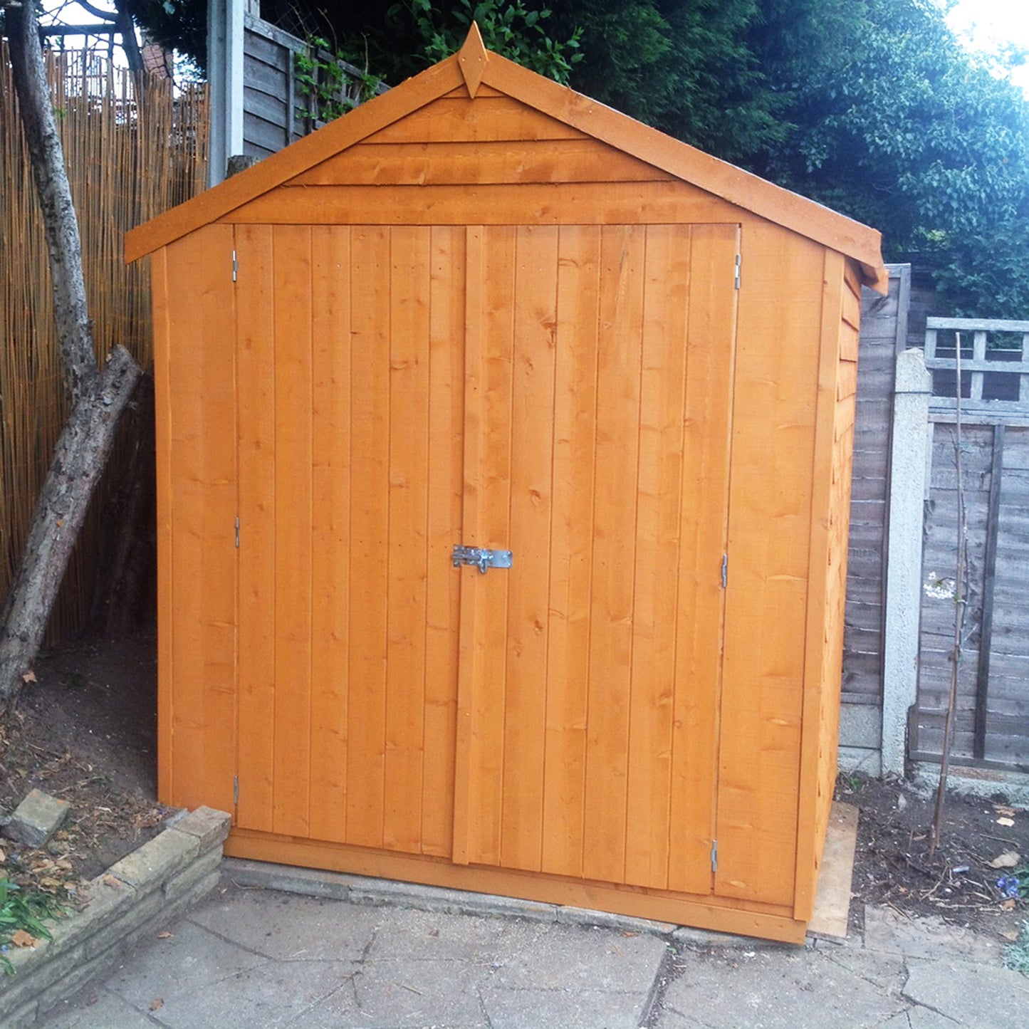 Shire Overlap Double Door No Windows 4 x 6 ft Dip Treated Wooden Garden Shed