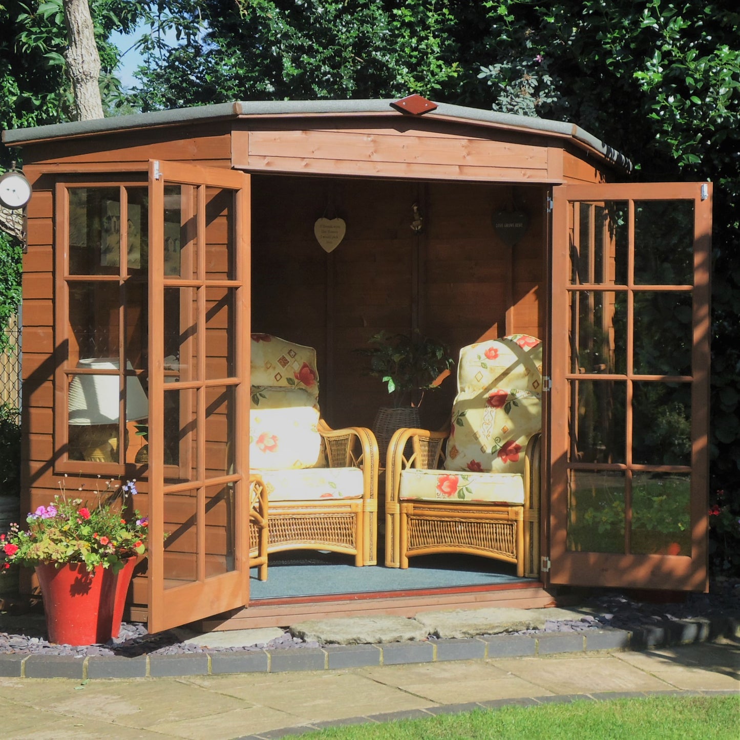 Shire Hampton 8' x 8' Summer House